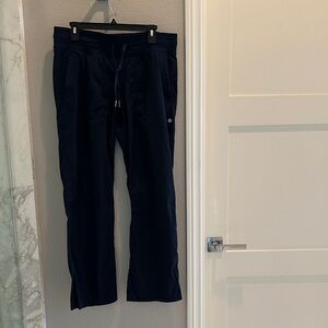 Dance Studio Mid Rise Navy Pants 👖 from Lululemon💙